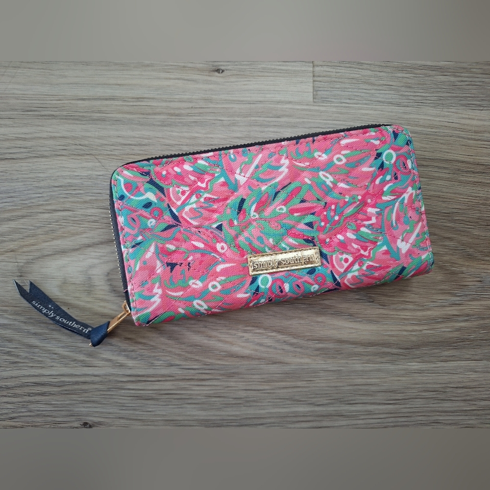 Simply‎ Southern Quilted Cell Phone Wallet Like New
